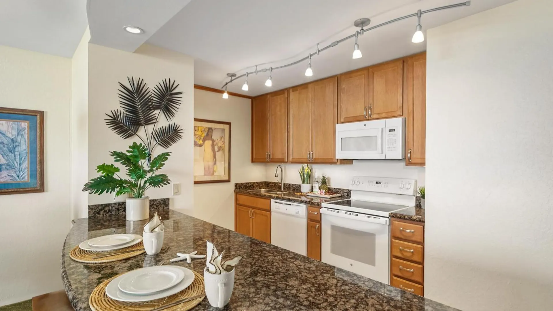 Дом отдыха Kaanapali Shores 529 Кахана